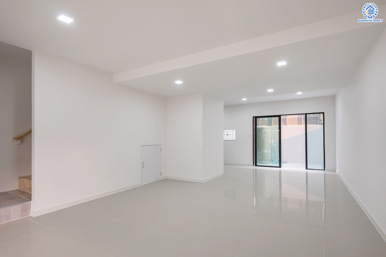 บ้านมือสองตกแต่งใหม่ ม.พฤกษาวิลล์63/2 พระราม5-นครอินทร์ ทาวน์โฮม 3 ชั้น เนื้อที่ 22 ตร.ว. ฟังก์ชัน 3 ห้องนอน 3 ห้องน้ำ จอดรถได้ 2 คัน มาพร้อมทำเลดี ใกล้สะพานพระรามห้า เดินทางสะดวกด้วยจุดขึ้นทางด่วน "ศรีรัช" และรถไฟฟ้าสายสีม่วง "สถานีแยกติวานนท์"...